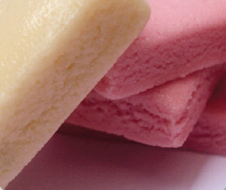 [Translate to Chinese:] pink colored nutritional bar