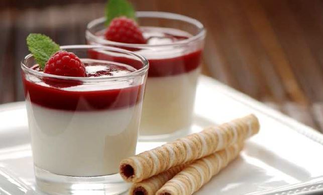 One of the many uses of gelatin: pana cotta
