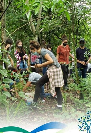 Los estudiantes exploran la sostenibilidad en una granja patrocinada por Rousselot en Brasil