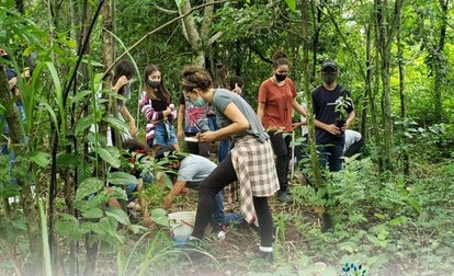 Los estudiantes exploran la sostenibilidad en una granja patrocinada por Rousselot en Brasil